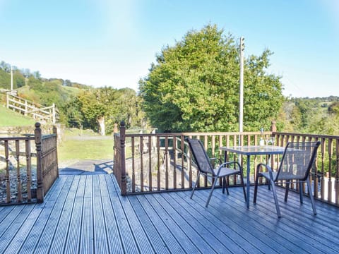 Decking | The Weavers Loft, Capel Dewi