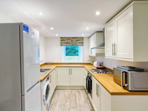 Kitchen | Wester Caiplich - Dalnaglar Castle and Cottages, Glenshee, Cairngorms