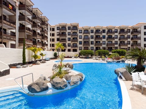 Water, Building, Property, Plant, Sky, Azure, Window, Swimming Pool, Tree, Architecture