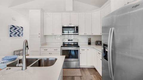 128 Sea Breeze Circle Kitchen