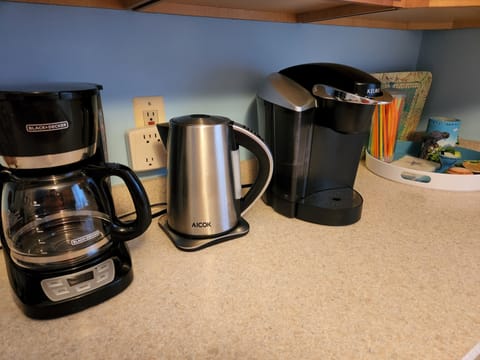 Coffee options: coffee maker, electric kettle, or Keurig.