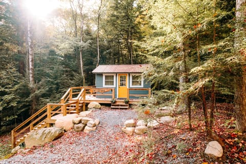 Welcome to our charming cottage, the perfect escape for those seeking peace and tranquility in a natural setting.