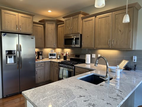 Fully appointed kitchen with everything you need