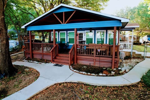Covered rear porch