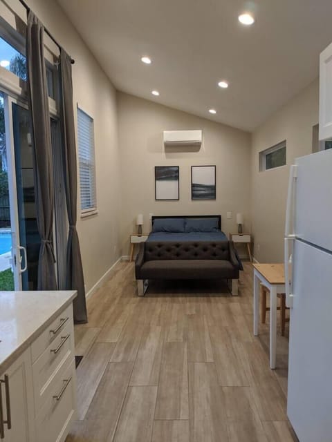 Tiny House Bedroom [BR5] 1 Queen