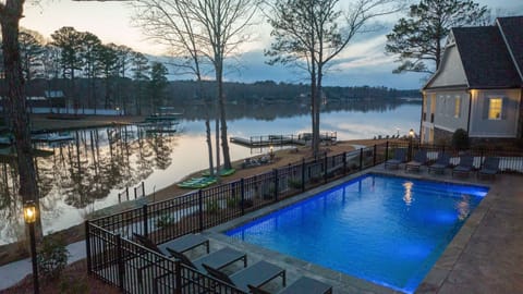 This pool has a fantastic view!