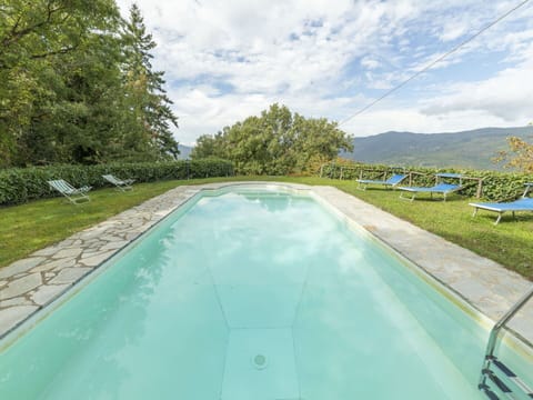 Water, Sky, Cloud, Plant, Water Resources, Swimming Pool, Tree, Body Of Water, Outdoor Furniture, Grass