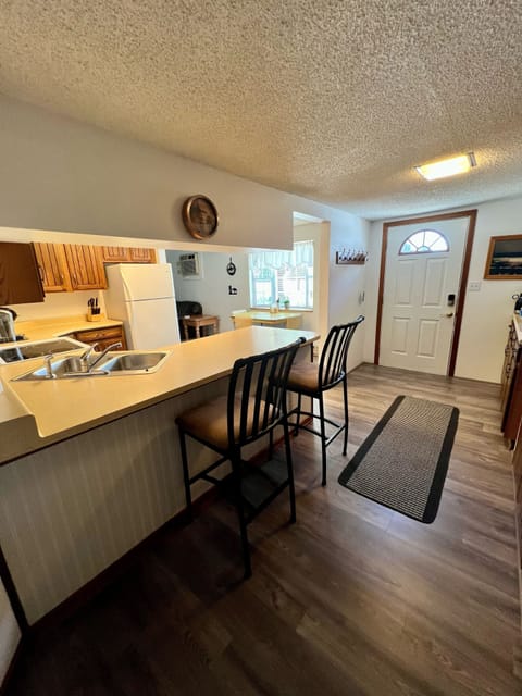 Side door / kitchen area