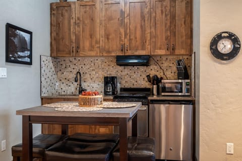 Island/table, kitchen