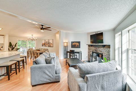 Tannersville Vacation Rental | 3BR | 2BA | 1,400 Sq Ft | 6 Steps to Access