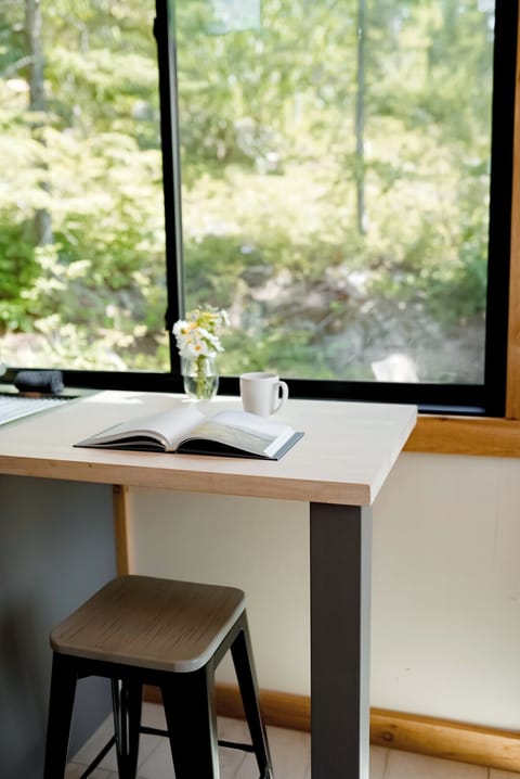 Sitting area with 2 stools