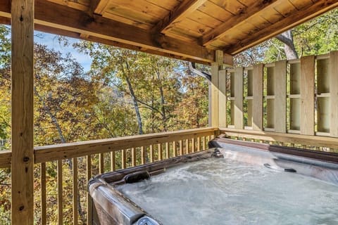 Bearadise's bubbling hot tub