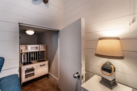 Kids Play Area/Extra storage