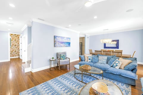 Siesta Key | 4BR – Open Living & Dining Layout