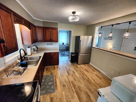 Full & Equipped Kitchen