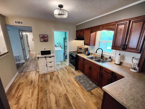 Full & Equipped Kitchen