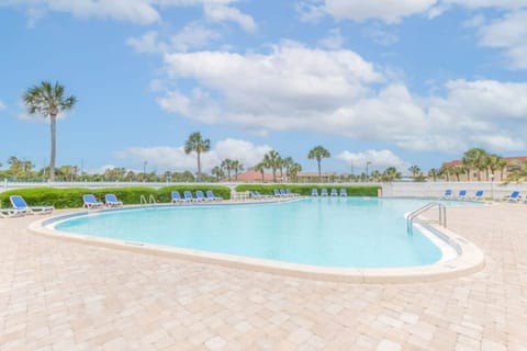 Poolside paradise ☀️ One of two pools you have access to in the complex. 