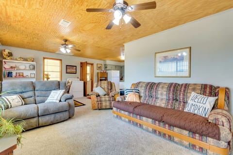 Interior | Open Floor Plan | Free WiFi