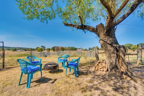 Subiaco Vacation Rental | 3BR | 1BA | 920 Sq Ft | 3 Stairs Required to Enter