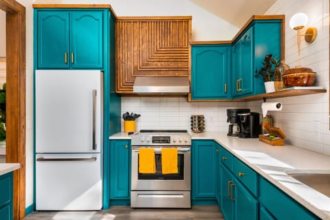 Retro designed Kitchen with all New appliances