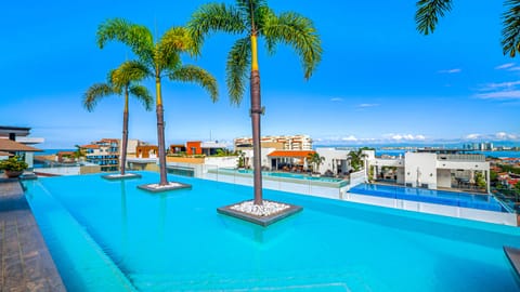 Stunning view fromthe rooftop pool
