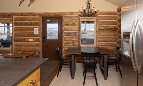 CH 11 Bandit Way Dining, 2