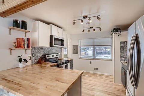 You will quickly forget about your kitchen amenities once you set your sights on our stainless-steel cooking appliances.