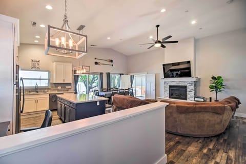 Living Area | Open Floor Plan | Free WiFi