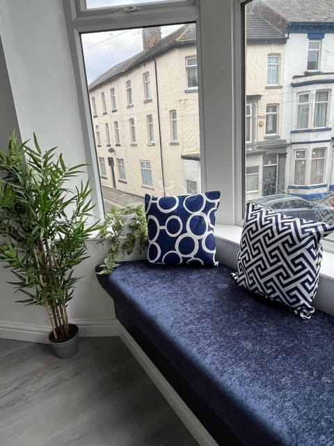 Living Room / Lounge