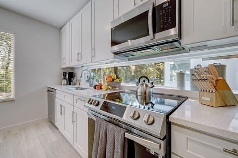 The kitchen is fully equipped!