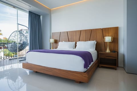 Primary Suite has ocean views