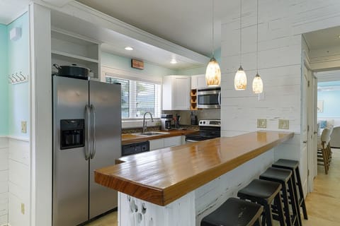 Gulf Escape - Inlet Beach - Kitchen