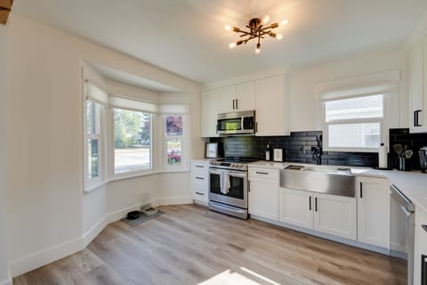 Kitchen | Main Level | Coffee Maker | Toaster