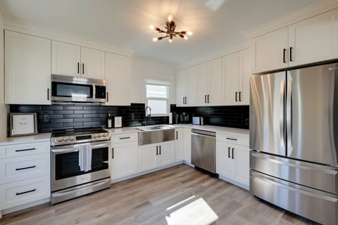 Kitchen | Cooking Basics | Dishware/Flatware