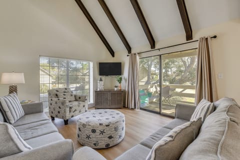 Miramar Beach Vacation Rental | 2BR | 2BA | 1,200 Sq Ft | Stairs Required