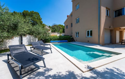 pool