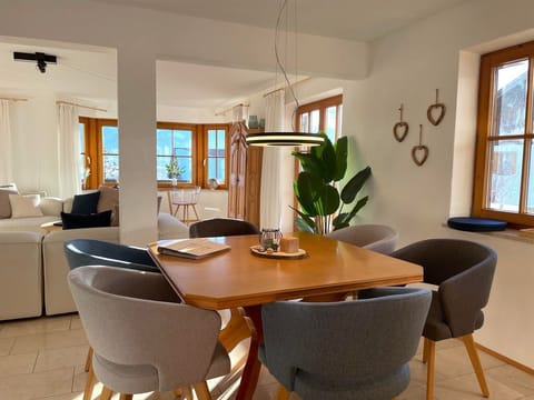 THE View - Fewo Nebelhorn - Landhaus Obermaiselstein "the View" Apartment in Oberstdorf