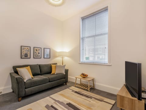 Living room | Copper&rsquo;s Rest - Bluelight Apartments, Saltburn-by-the-Sea