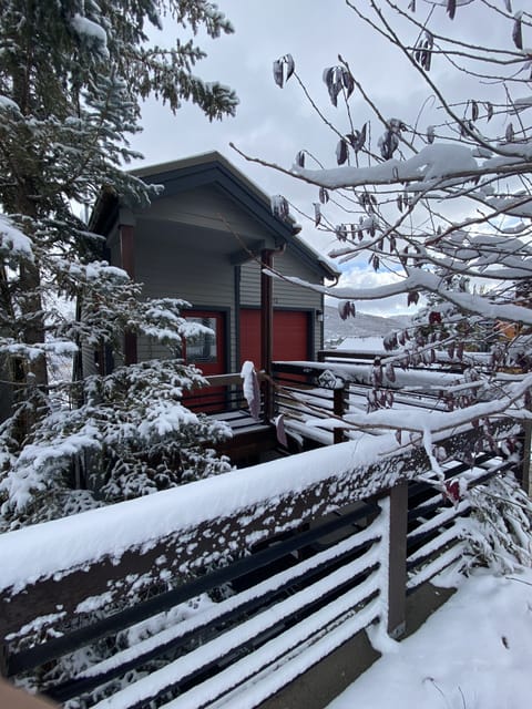 Located just a few minute walk from the PCMR Village base area.