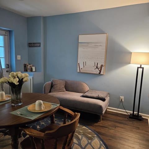 living/dining room area