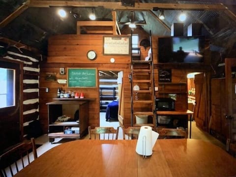 e66951e9-212e-4834-9285-489274bc7b6d