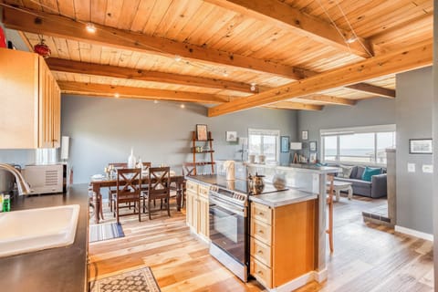 The Rock Inn Yacht-113