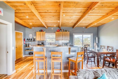 The Rock Inn Yacht-114