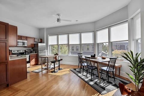 Our favorite part of the loft is the excellent view from the windows in the dining area and kitchen. Great people watching!