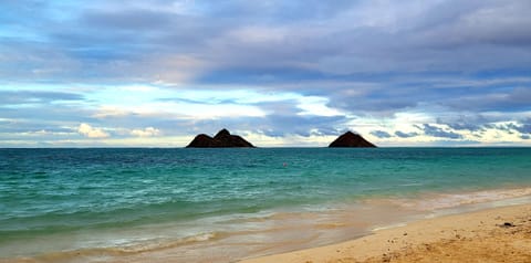 Famous Lanikai Beach with the Twin Islands - Mokulua's