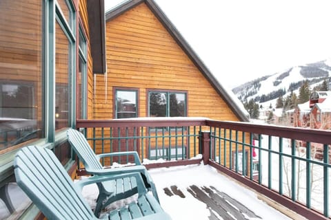 3rd floor balcony with gas grill, watch the gondola!