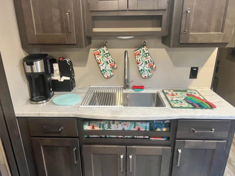 5FB0CEFA 2439 4975 A0C4 6B4D2BC4D4AB