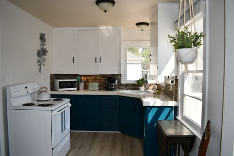 Full kitchen with dishwasher