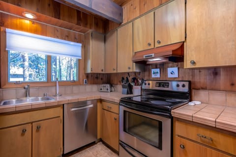 Kitchen - Main Level