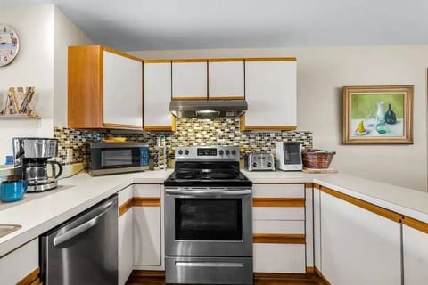 Reed's Retreat's fully equipped kitchen